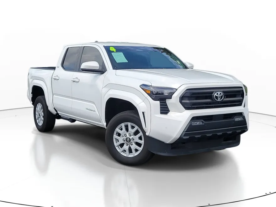 2024 Toyota Tacoma SR5 photo 1