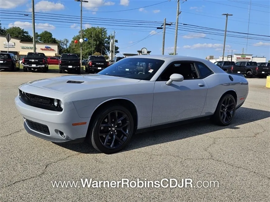 2021 Dodge Challenger SXT photo 1