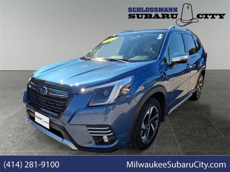 2022 Subaru Forester Touring photo 1