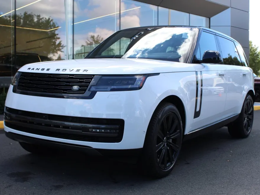 2025 Land Rover Range Rover SE photo 1
