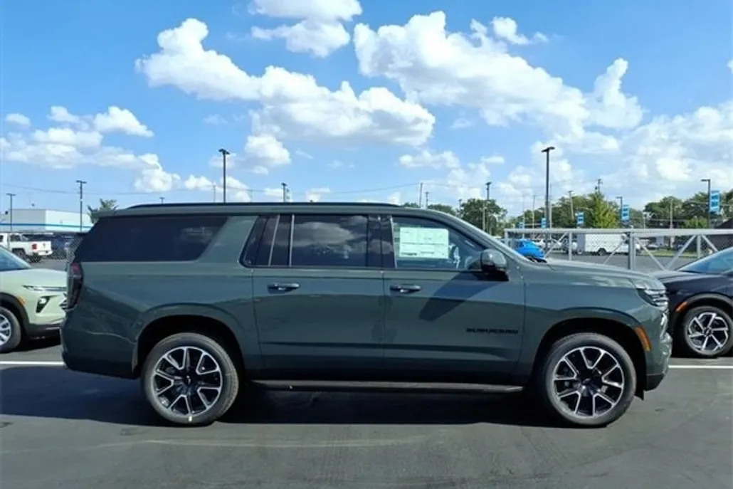 2026 Chevrolet Suburban RST photo 1