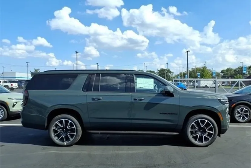 2026 Chevrolet Suburban RST photo 1