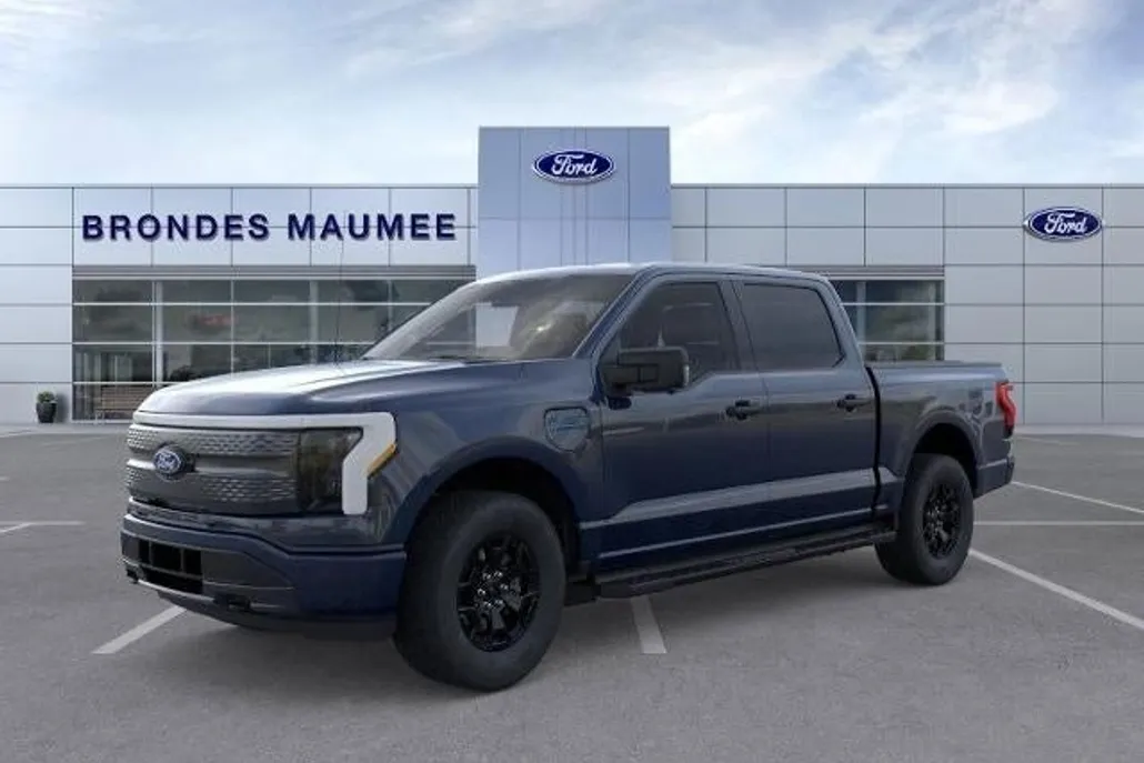 2025 Ford F-150 Lightning XLT photo 1