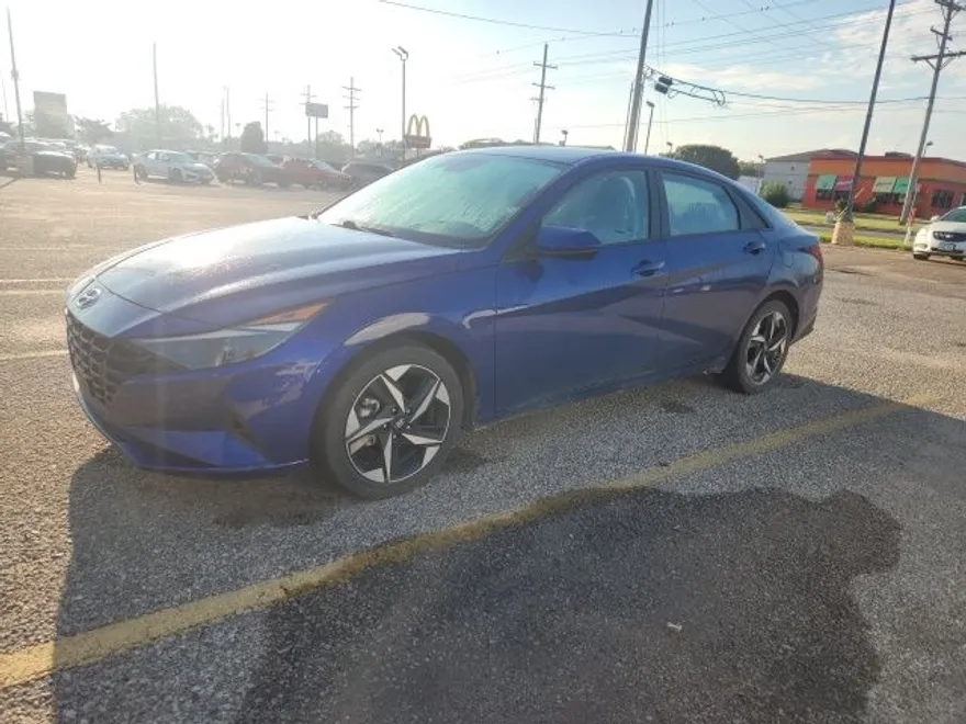 2023 Hyundai Elantra SEL Convenience photo 1