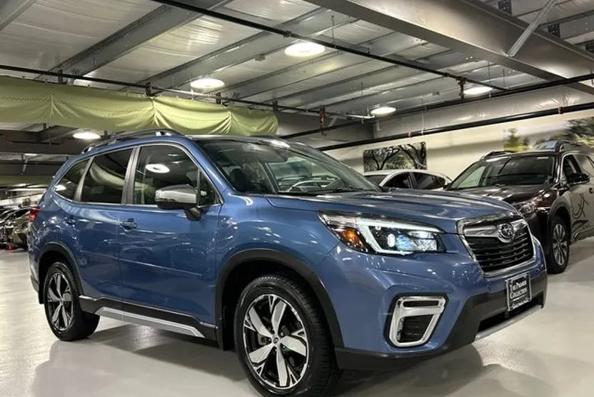 2021 Subaru Forester Touring photo 1