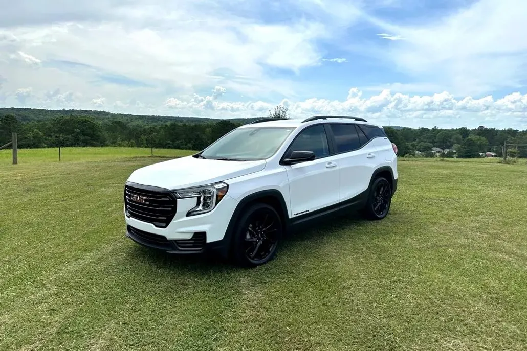 2024 Gmc Terrain SLE photo 1
