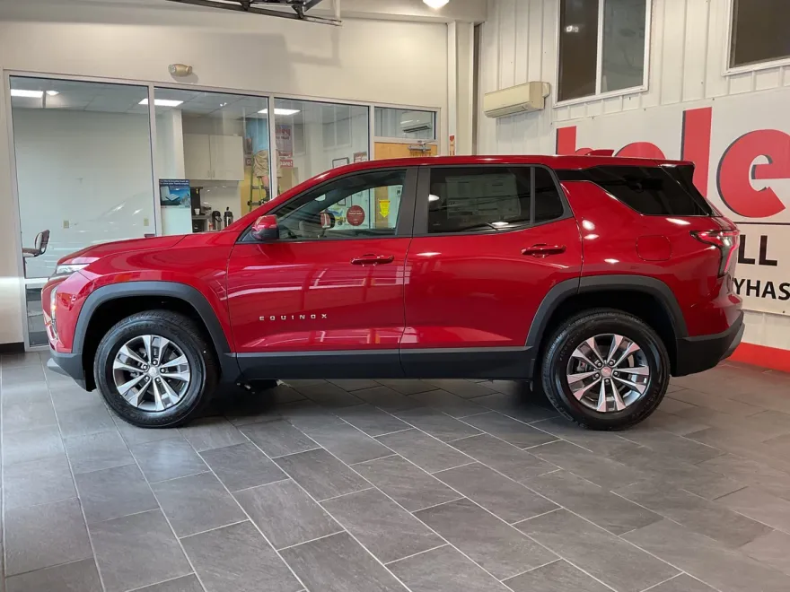 2026 Chevrolet Equinox LT photo 1