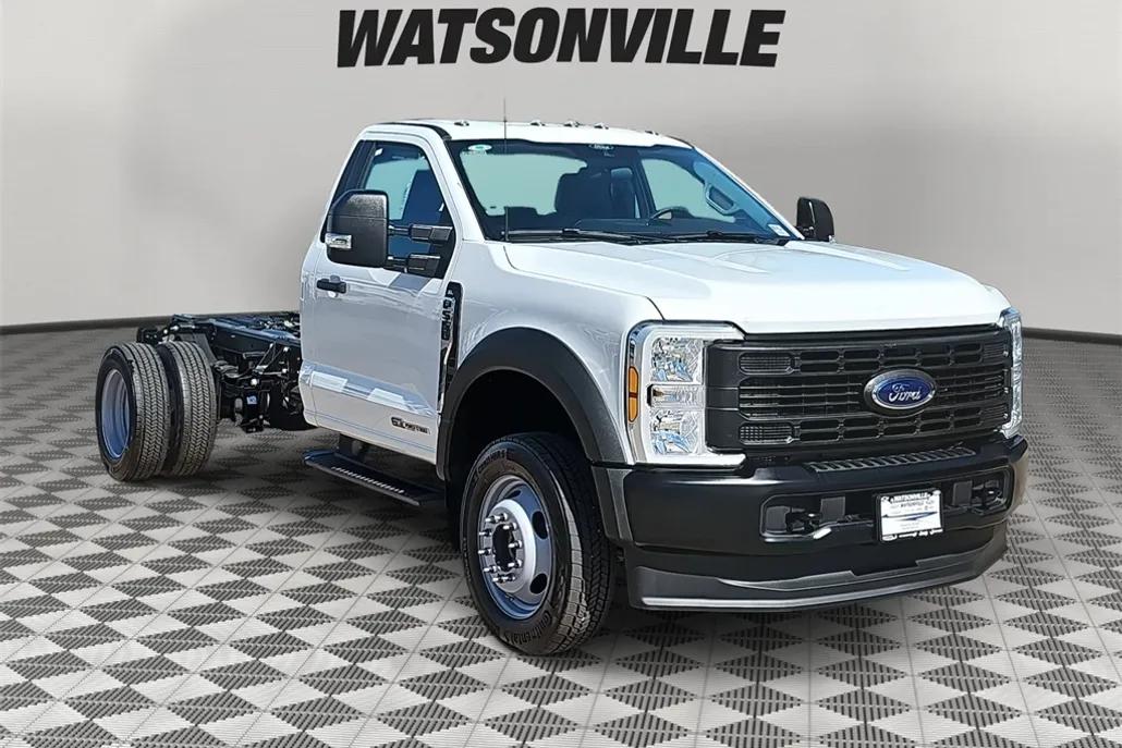 2025 Ford F-550 XL photo 1