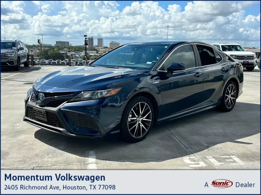 2021 Toyota Camry Hybrid SE photo 1