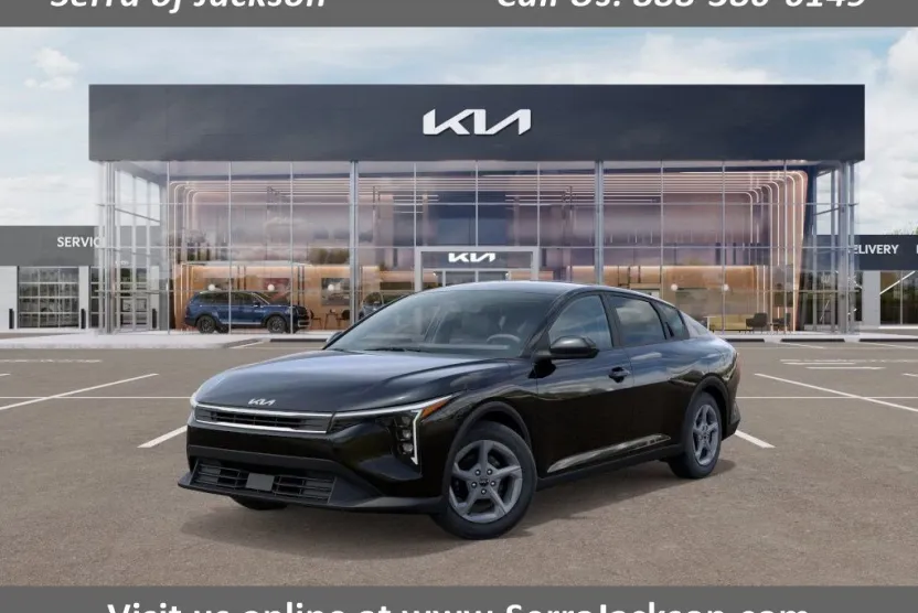 2025 Kia K4 LXS photo 1