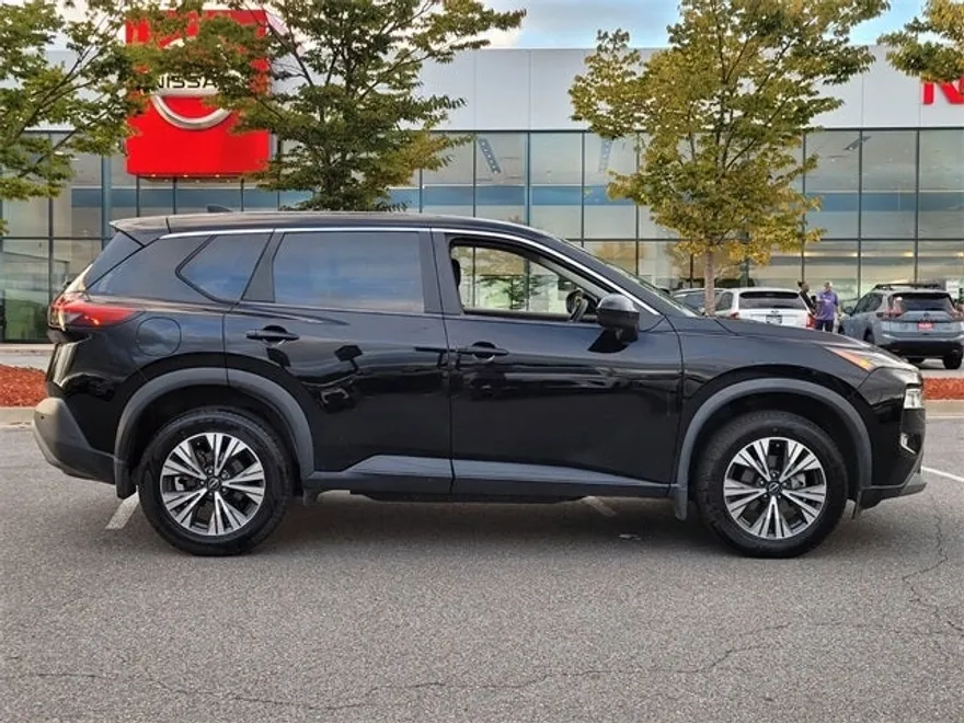 2023 Nissan Rogue SV photo 1
