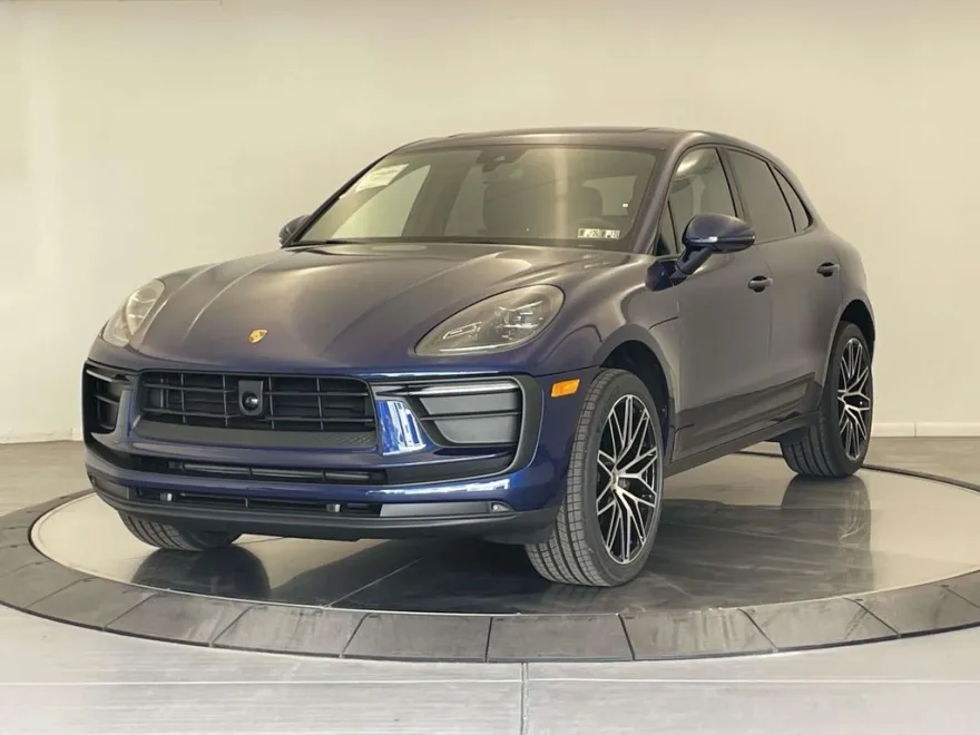 2025 Porsche Macan Base photo 1