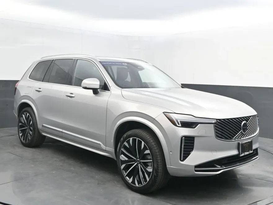 2025 Volvo XC90 B5 Plus photo 1