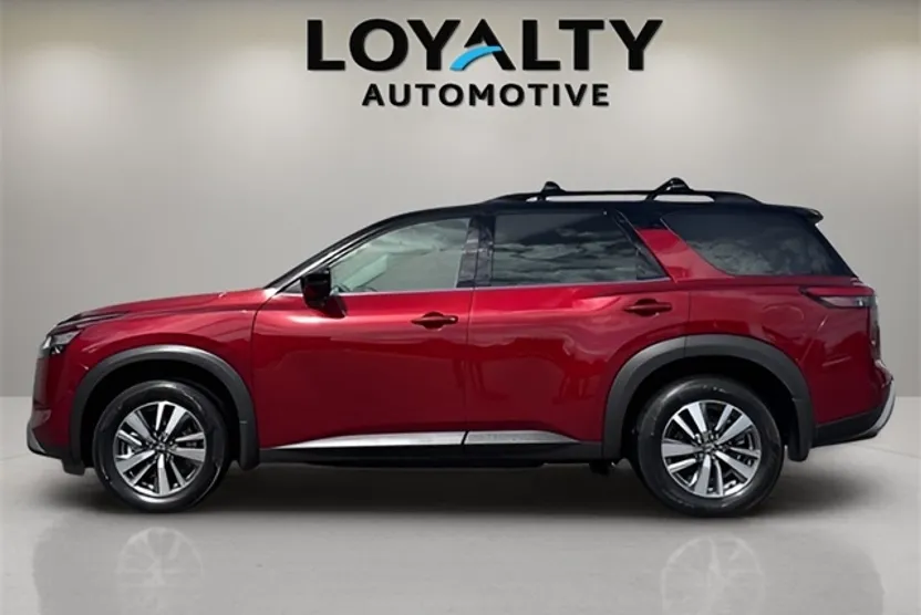 2024 Nissan Pathfinder SL photo 1