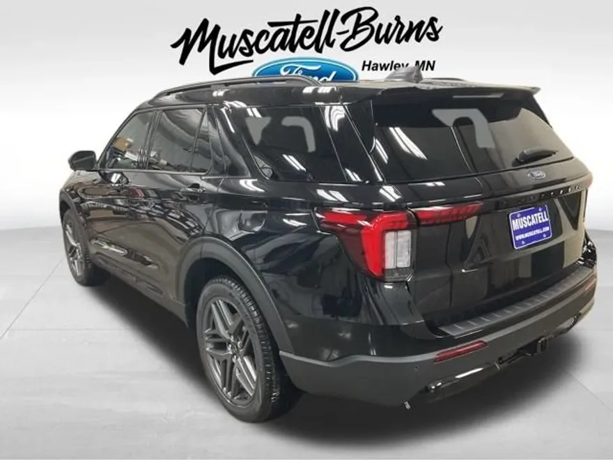 2025 Ford Explorer ST-Line photo 1