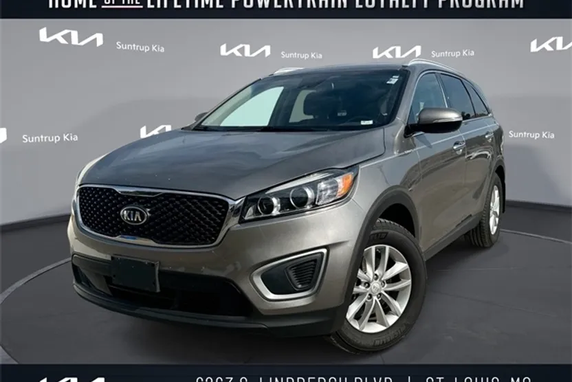 2017 Kia Sorento LX photo 1