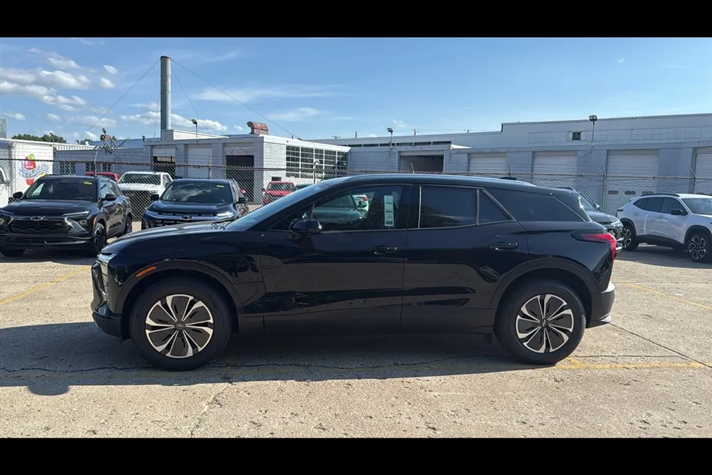 2025 Chevrolet Blazer EV photo 1