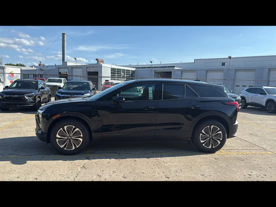 2025 Chevrolet Blazer EV photo 1