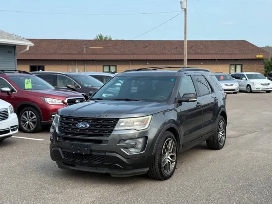 2016 Ford Explorer Sport photo 1
