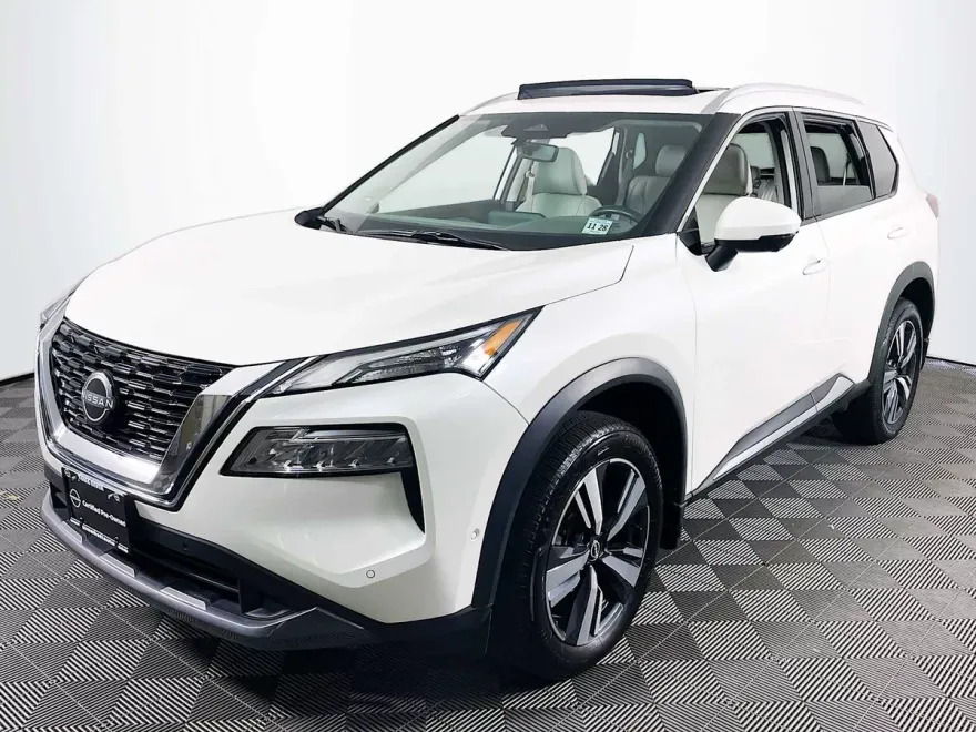 2023 Nissan Rogue SL photo 1