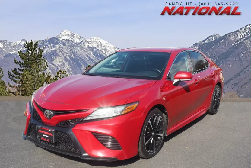 2019 Toyota Camry XSE photo 1