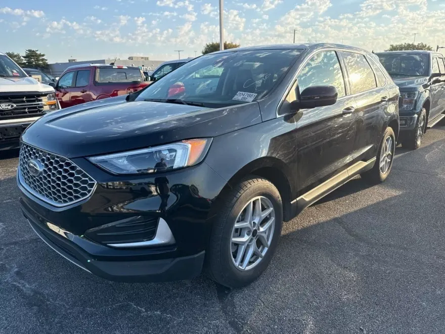 2024 Ford Edge SEL photo 1