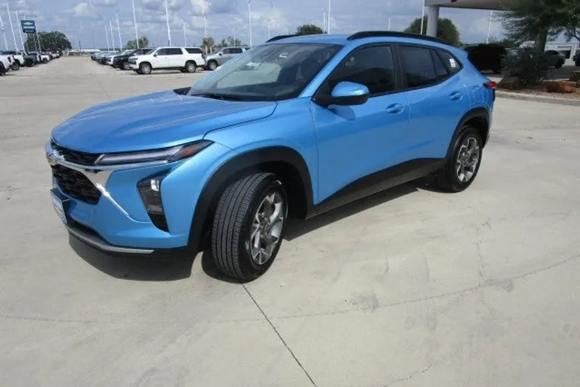 2026 Chevrolet Trax LT photo 1
