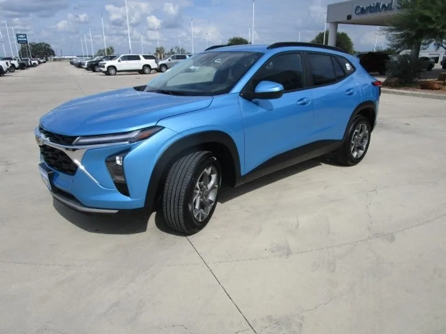 2026 Chevrolet Trax LT photo 1