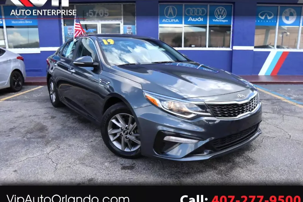 2020 Kia Optima LX photo 1