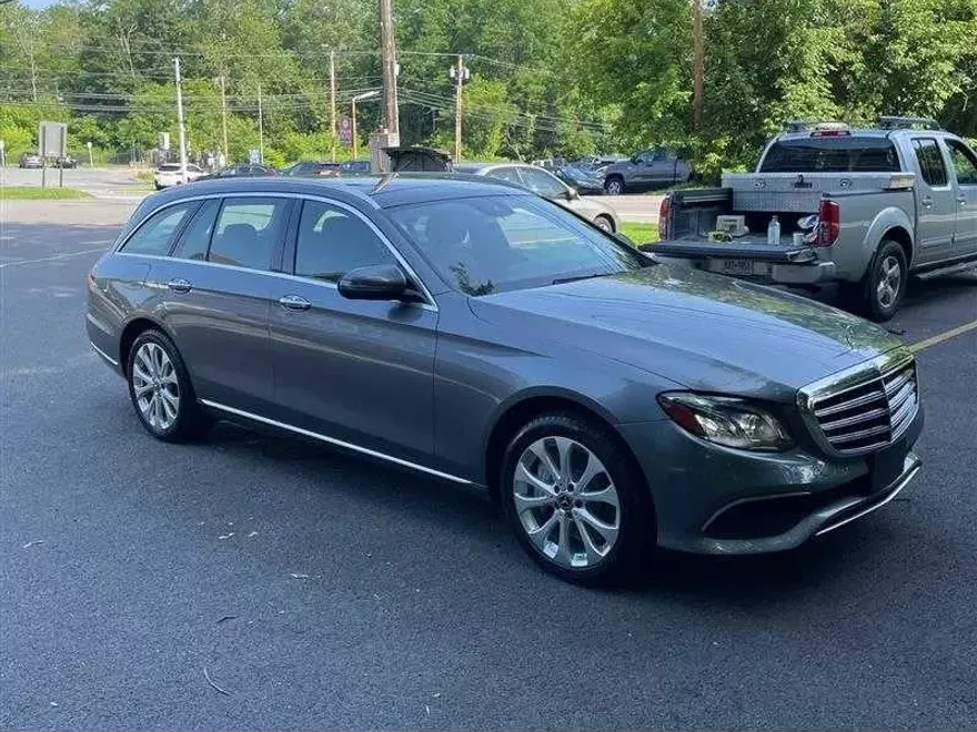2018 Mercedes Benz E Wagon 400 Sport 4MATIC photo 1
