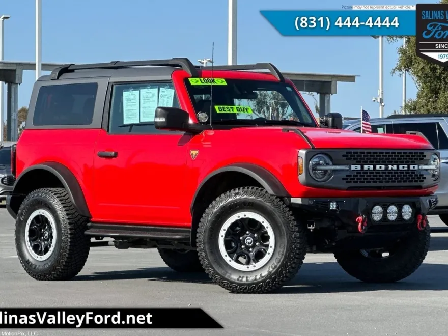 2023 Ford Bronco Badlands photo 1