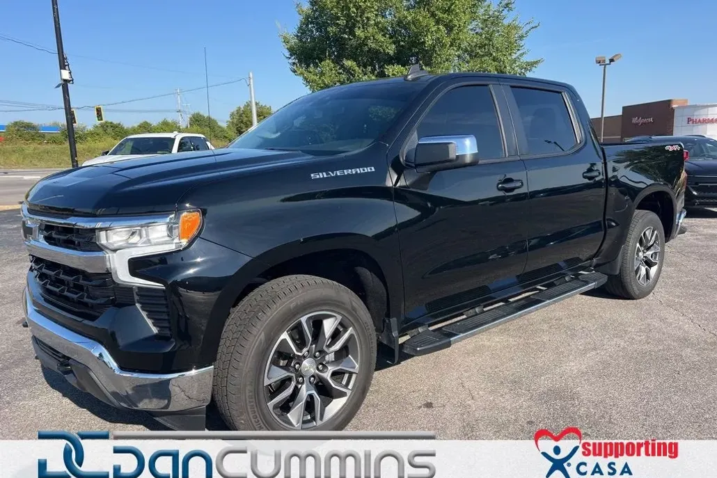 2022 Chevrolet Silverado 1500 LT photo 1