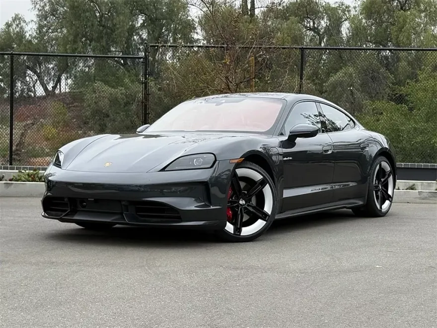 2025 Porsche Taycan 4S photo 1
