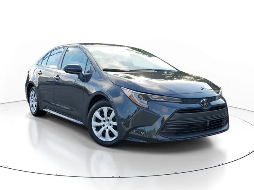 2024 Toyota Corolla LE photo 1