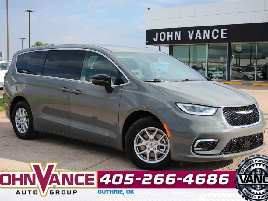 2025 Chrysler Pacifica photo 1