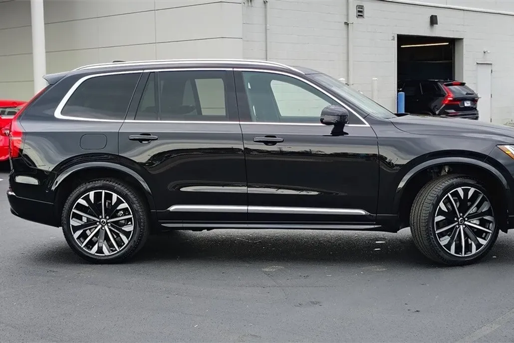 2026 Volvo XC90 Plus photo 1