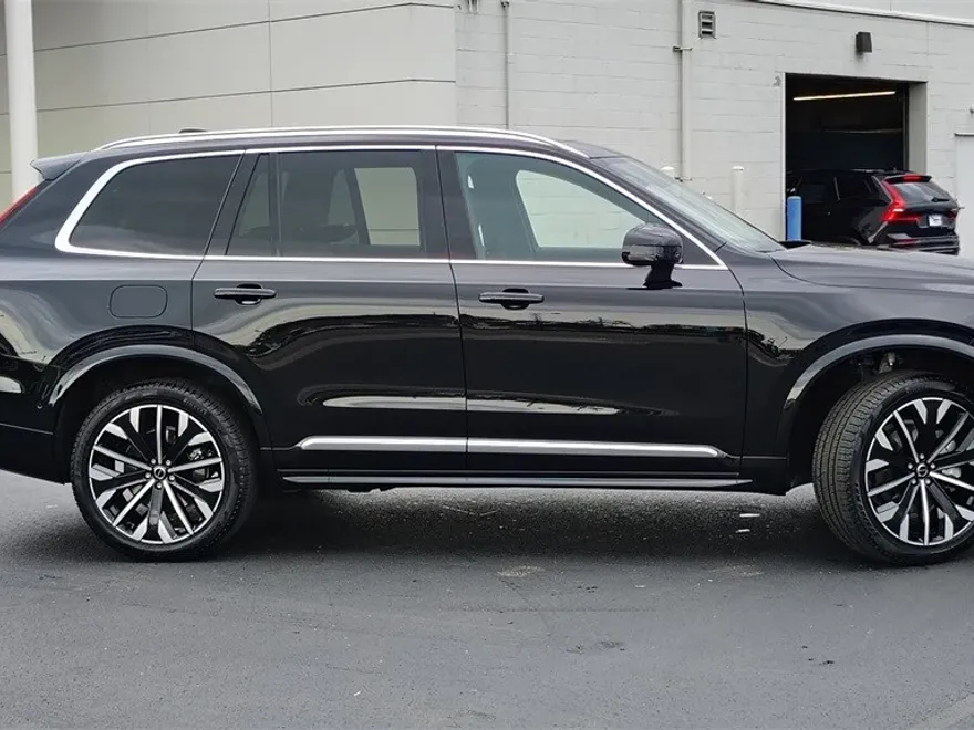 2026 Volvo XC90 Plus photo 1