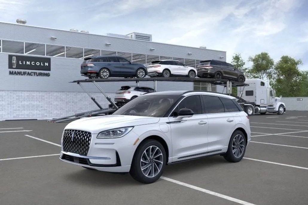 2025 Lincoln Corsair Grand Touring photo 1