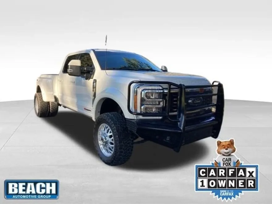 2023 Ford F-450 Lariat photo 1