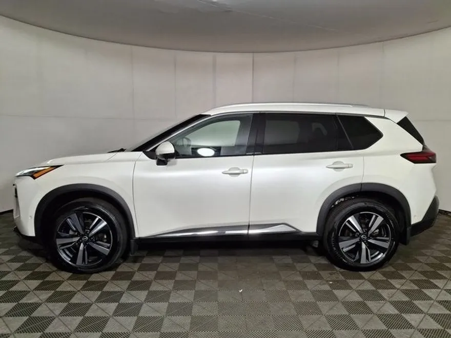 2023 Nissan Rogue SL photo 1