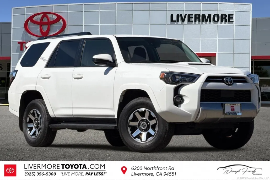 2024 Toyota 4Runner TRD Off-Road photo 1