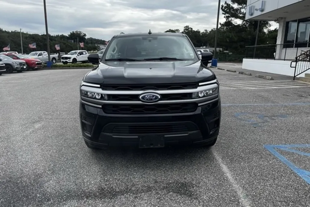 2024 Ford Expedition XLT photo 1