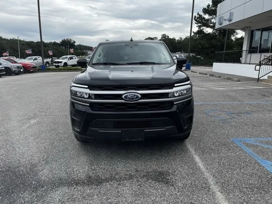 2024 Ford Expedition XLT photo 1