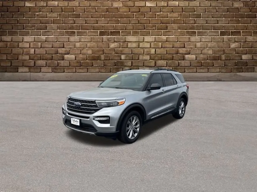 2022 Ford Explorer XLT photo 1