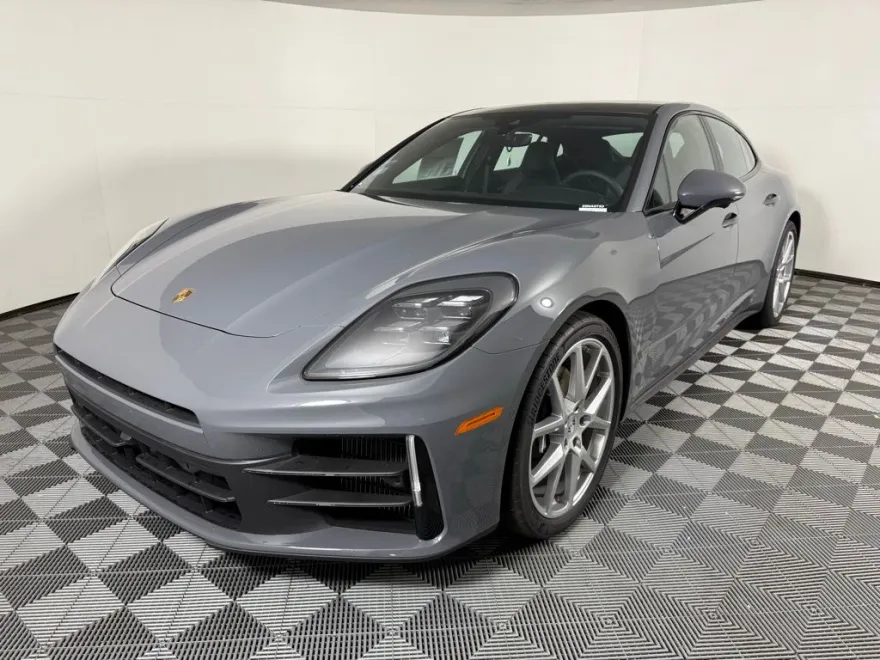 2025 Porsche Panamera 4 photo 1