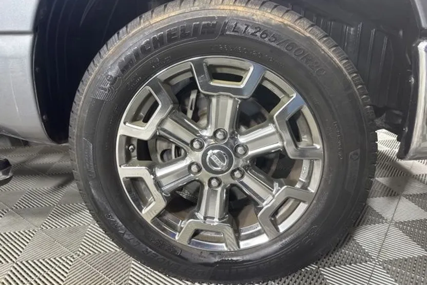 2018 Nissan Titan SL photo 1