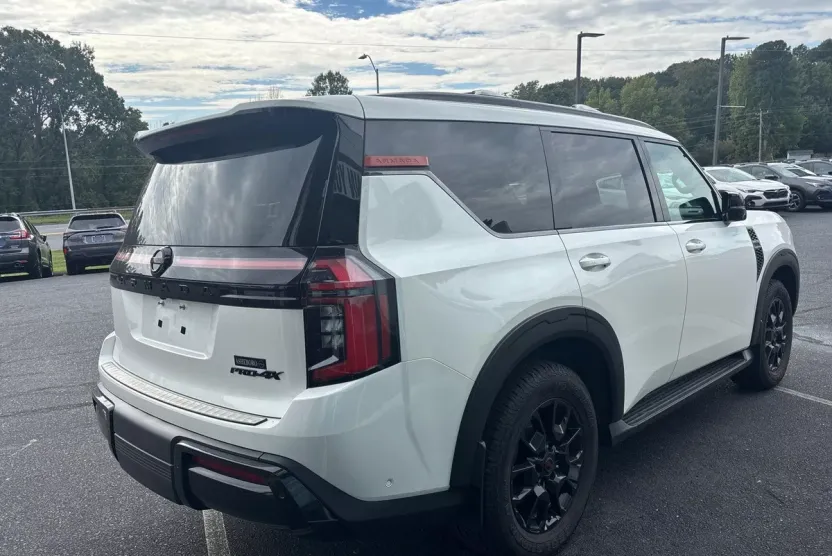 2025 Nissan Armada photo 1