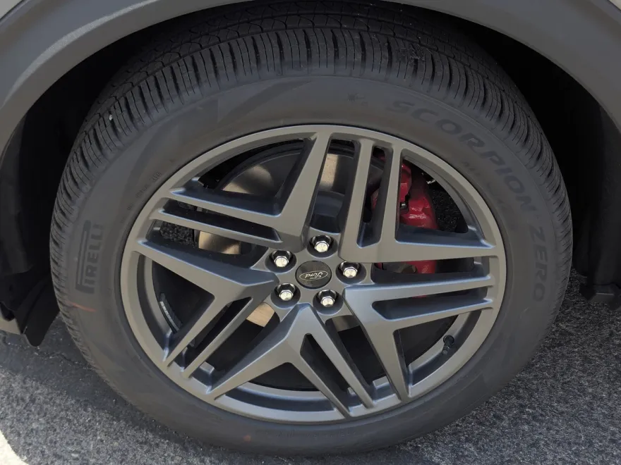 2025 Ford Explorer ST photo 1