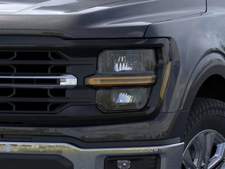 2025 Ford F-150 XLT photo 17