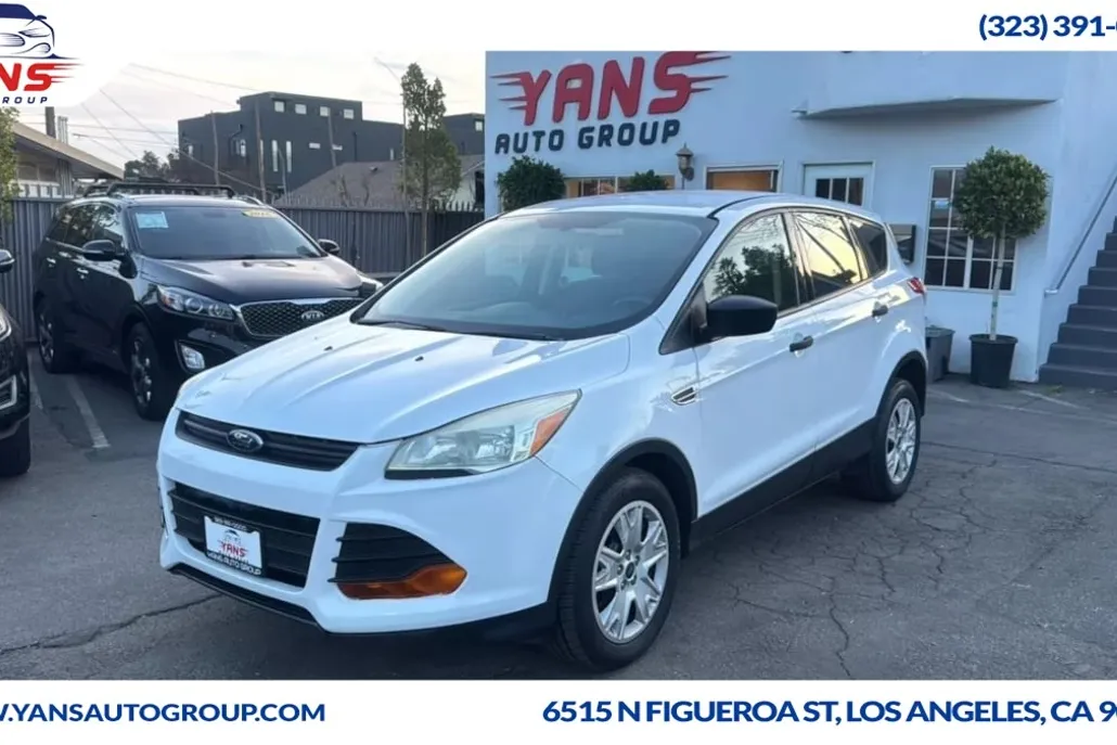 2016 Ford Escape S photo 1
